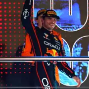 F1 Title Fight Goes to Wire: Verstappen Wins Qatar GP, Norris Lead Slashed