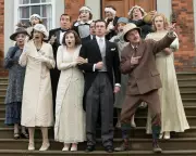 Fackham Hall Review: A Fast & Funny Downton Abbey Spoof Starring Damian Lewis