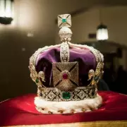 Four Arrested After Crown Jewels Display Targeted at Tower of London