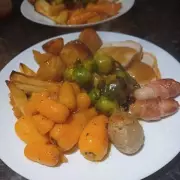 Iceland's £25 Christmas Dinner Box Reviewed: A Bargain Feast With One Key Omission