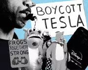 Inflatable Frogs Deployed in Washington to Protest Trump's Methods