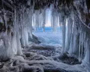 Jacek Dukaj's 'Ice' Review: A Dazzling Journey to Alternate Siberia