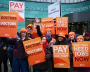 Junior Doctors' Strike Deepens NHS Rift: Consultants Withdraw Support