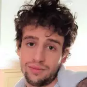 Mystery Deepens: Amputated Feet of Missing Brit Washed Up 500 Miles Apart