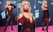 Paris Hilton Stuns at First US TikTok Awards as Muse of the Year