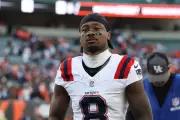 Patriots' Diggs Set to Play Amid Felony Charges, Vrabel Backs Receiver