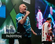 Rob Cross storms into World Darts Championship last-16, sets up Littler clash