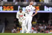 Root's 138* Defiant as England's Five Dropped Catches Hand Australia Ashes Advantage