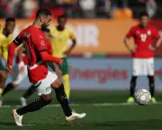 Salah Penalty Seals Egypt's Afcon Knockout Spot as 10-Man Side Beat South Africa