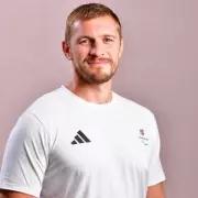 Scott Meenagh: Ex-Paratrooper Aims for Paralympic Medal to Inspire Daughter