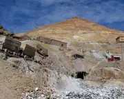 Silver Surges 4% as Fed Rate Cut Hopes Fuel Precious Metals Rally