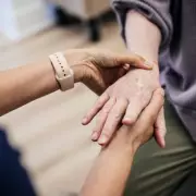 Simple fingernail test could spot early lung cancer signs, experts reveal