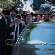 Sydney Mourns British Rabbi Among 15 Killed in Bondi Beach Terror Attack