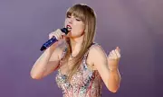 Taylor Swift Donates $1 Million to Feeding America in Holiday Generosity