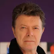 The Heartwarming Story of David Bowie's Snowman Scarf and His 1982 Intro