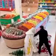 Two Santas Brawl in Supermarket Aisle Over 'Territorial Dispute'