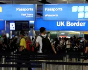 UK Net Migration Could Surge to 300,000 by 2030, Warns Top Adviser