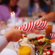 UK's 'Little-Known' Christmas Cracker Law Risks £5,000 Fines for Shops