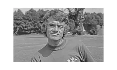 Chelsea Legend Eddie McCreadie Dies Aged 85: A Tribute to a Blues Icon