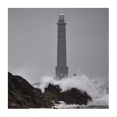 Storm Goretti LIVE: 100mph Winds Trigger Rare Red Alert and Emergency Phone Alerts