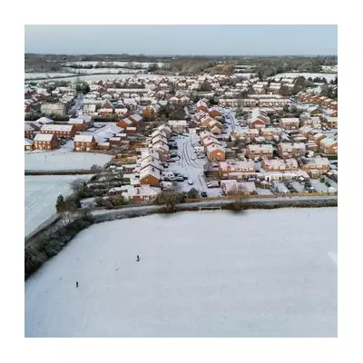 UK Blanketed in 10cm of Snow as Arctic Freeze Grips Nation
