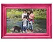 A Family Photo's Hidden Grief: Capturing Survival After Loss in Edinburgh