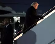 Air Force One Forced Back to Washington Due to Electrical Fault En Route to Davos