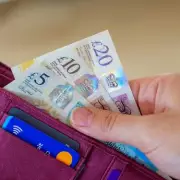 American Baffled by UK's Different Bank Notes: Why England, Scotland & Ireland Differ