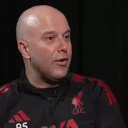 Arne Slot Responds to Steven Gerrard's Liverpool Media Advice