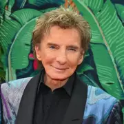 Barry Manilow's Cancer Diagnosis: Singer Adds Tour Dates, Urges Fans to 'Say Goodbye'