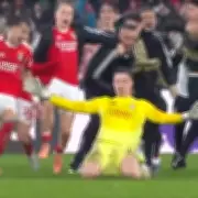 Benfica Keeper Trubin's Last-Gasp Header Sends Mourinho's Side to Champions League Play-Offs