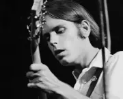 Bob Weir, Grateful Dead Co-Founder, Dies at 78 After Cancer Battle
