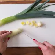 Cardiac Surgeon's Plastic Chopping Board Warning: Microplastic Health Risks