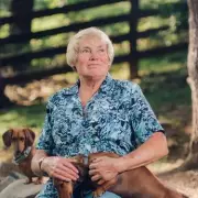 Diane Crump, first female US professional jockey, dies at 77 after cancer battle