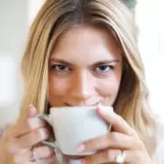 Doctor's 5p Clove Water Recipe Could Boost Sleep and Fight Inflammation