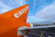 EasyJet Winter Losses Widen to £93m Amid Fierce Competition
