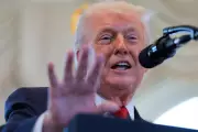 EU Calls Crisis Talks as Trump Threatens Tariffs Over Greenland Purchase