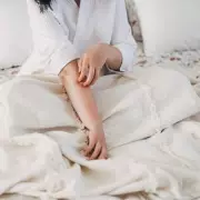 Expert Skincare Advice: Three Key Ingredients to Combat Painful Winter Hands