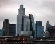 FTSE 100 CEOs Earn Average UK Worker's Annual Salary by 6 January Lunchtime