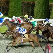 Glasgow punter scoops £129k from £90 Lucky 15 bet after dramatic Kempton finish