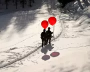 Global Snapshot: From Davos Balloons to Gaza Ruins in Thursday's Photos