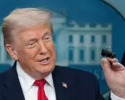 Gold Surges Past $5,000 an Ounce, Silver Hits Record Amid Trade and Shutdown Fears