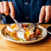 Gordon Ramsay's Red Wine Poached Eggs: A Simple Trick for a Tastier Dish