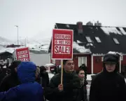 Greenland Crisis Forces UK to Rethink Alliance as Trump's Trade War Escalates