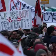 Greenlanders Protest Trump's Annexation Threat as US Vows Tariffs on Allies
