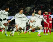 Harrison Reed's 96th-Minute Rocket Earns Fulham Dramatic Draw vs Liverpool