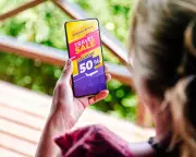 Holiday Scam Alert: Fraudsters Target Brits with Fake Social Media Travel Deals