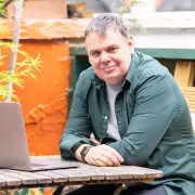 Hypnotherapist's 10-Step 'Mind Method' Aims to Reprogram Cravings Without Weight Loss Jabs