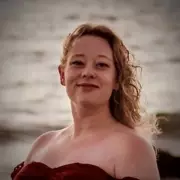 ICE Agent's Slur and 'Wife Covered in Blood': The Final Moments of Renee Good