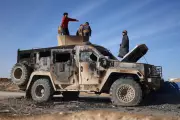 Iraq Requests Transfer of IS Prisoners from Syria Amid Regional Security Concerns
